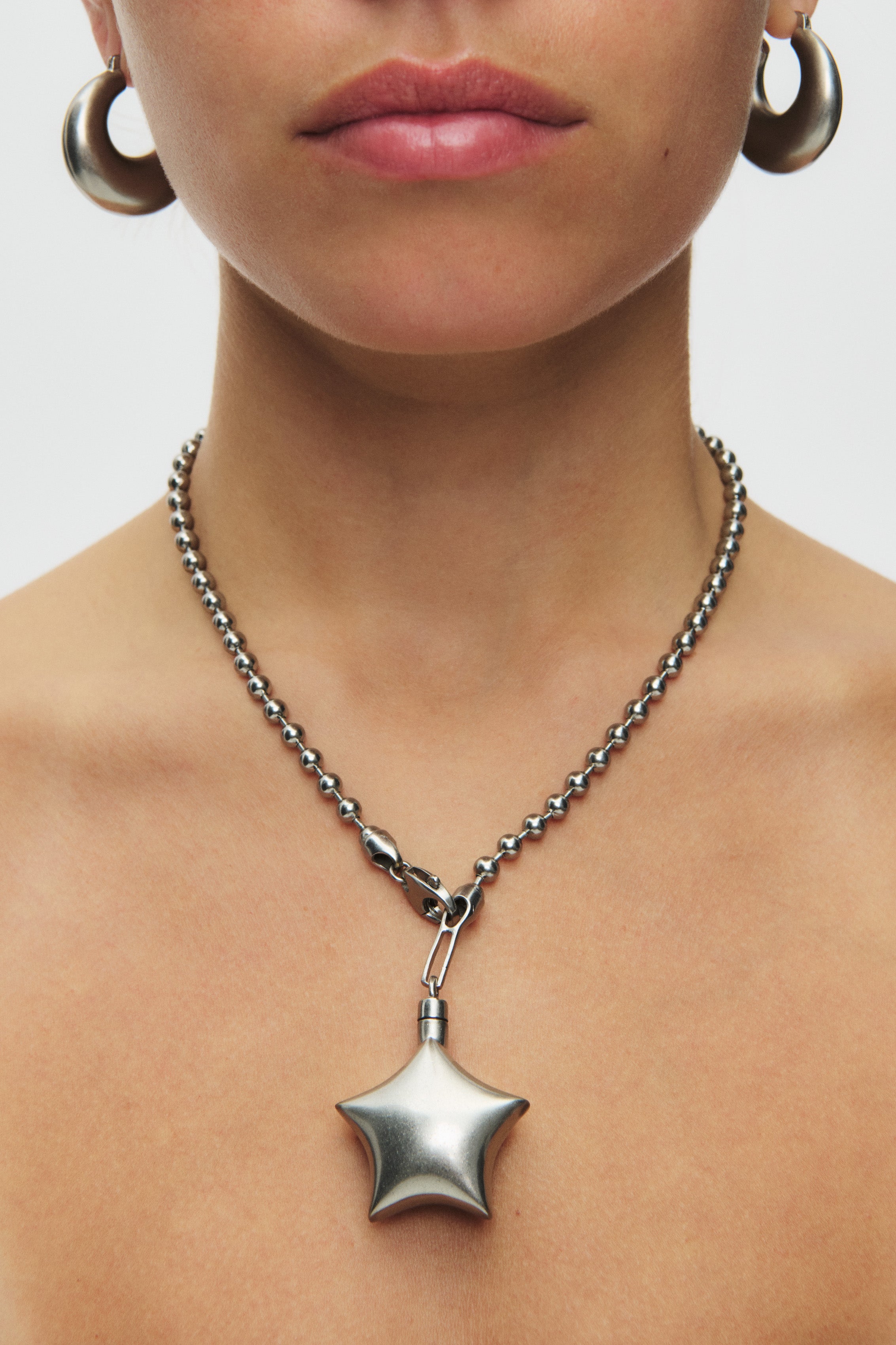 Puffed Star Necklace II